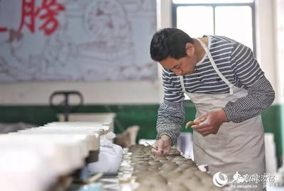 河南汝州 汝瓷車間生產忙 千年窯火續新篇