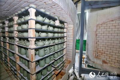窯火千載，青瓷新生——探訪河南汝州汝瓷工坊的忙碌與傳承
